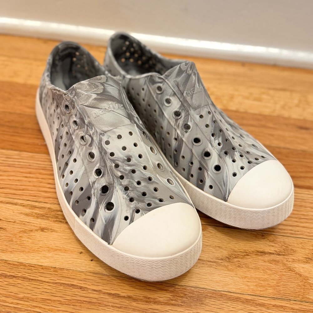 Native brand Jefferson Slip-on Sneakers, Gray Swirl ( M7/W9)